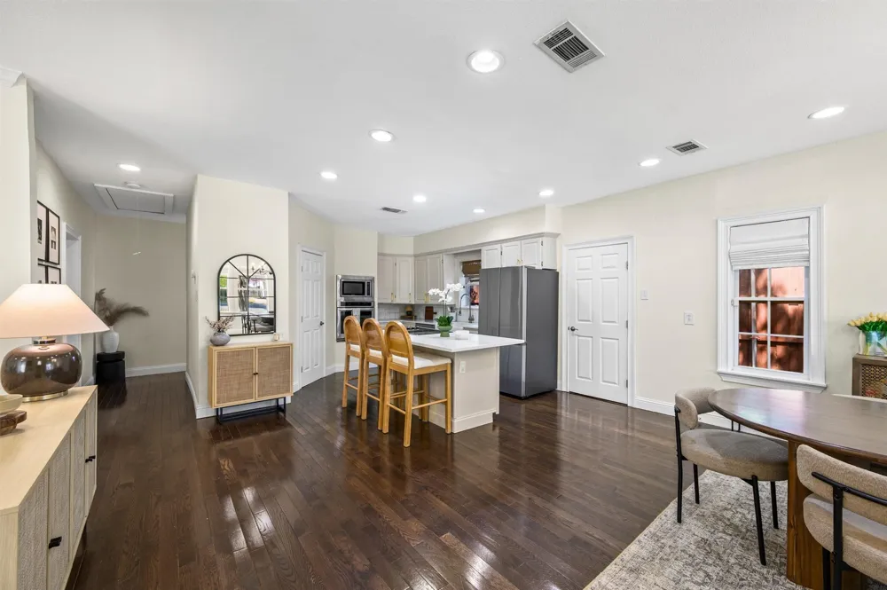 5223 Denton Drive Dallas, TX 75235
