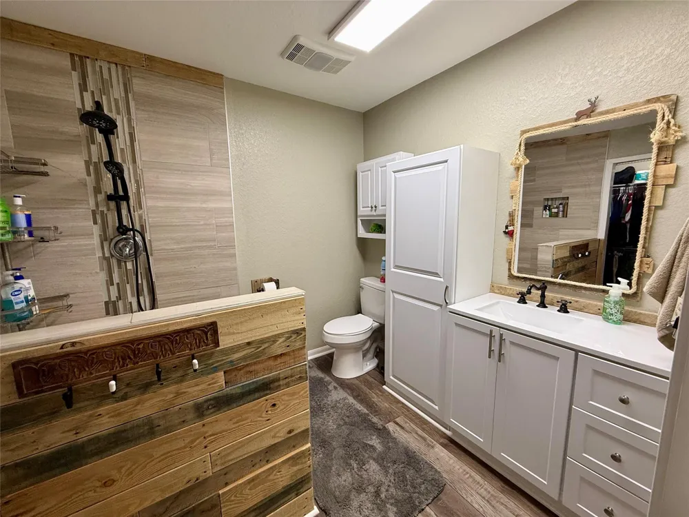 317 Crews Way West Columbia, TX 77486