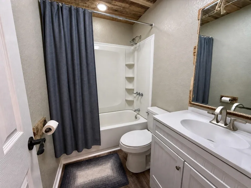 317 Crews Way West Columbia, TX 77486
