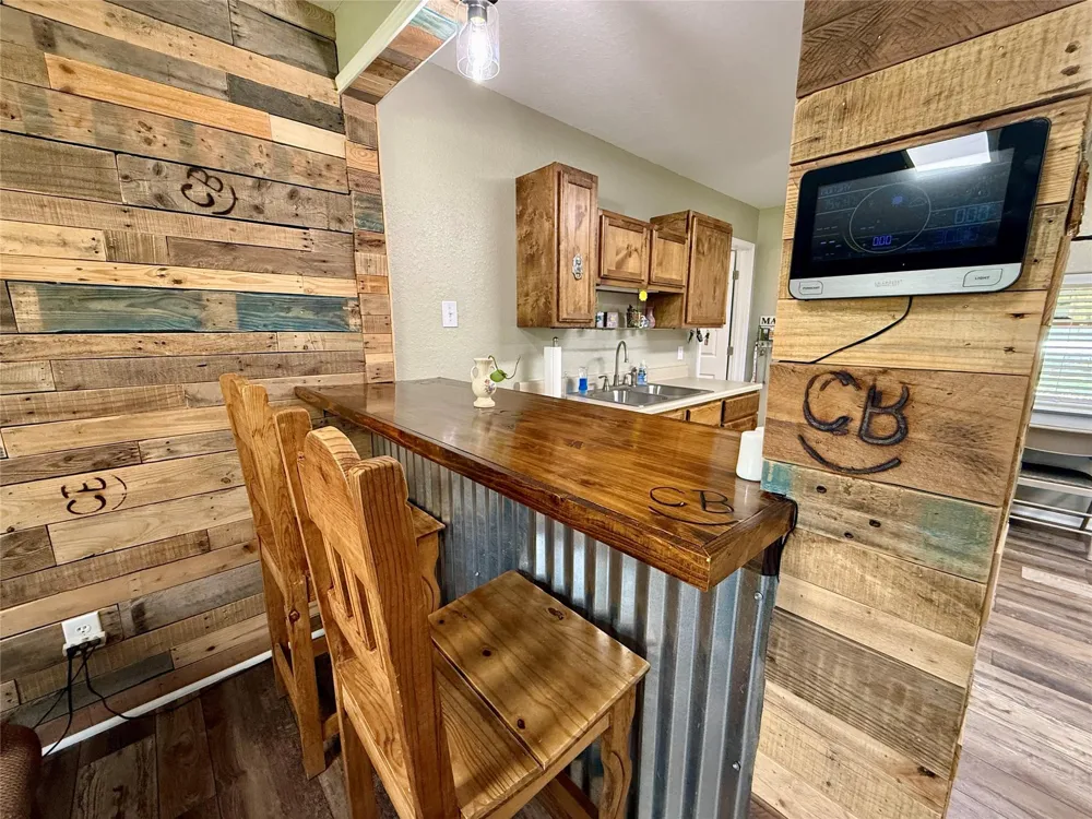317 Crews Way West Columbia, TX 77486