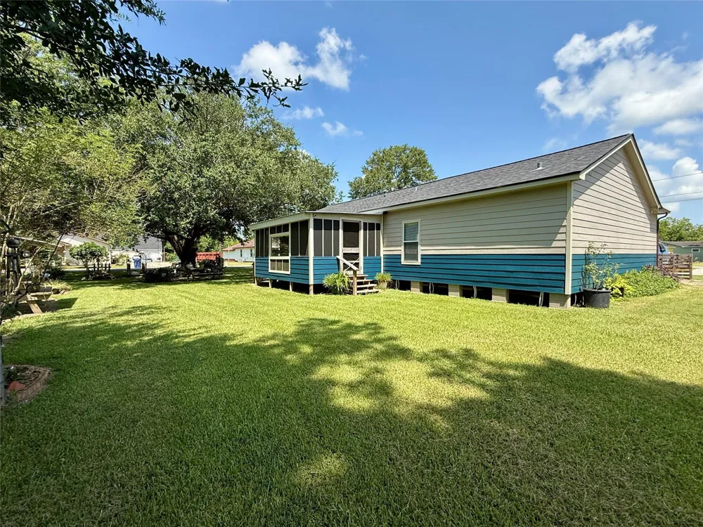 317 Crews Way West Columbia, TX 77486