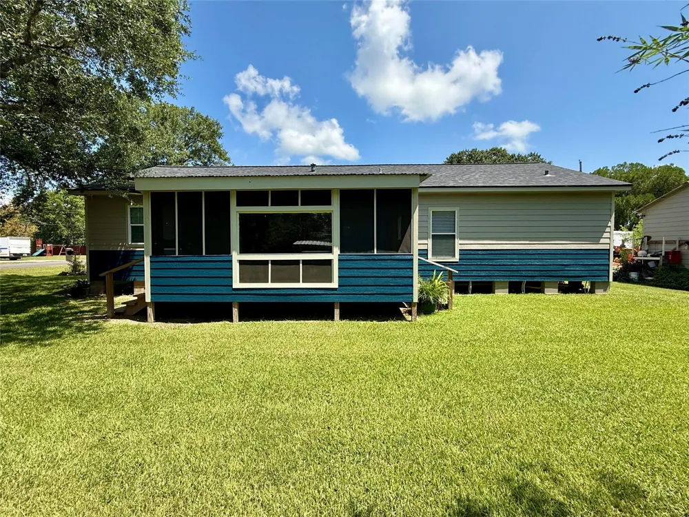 317 Crews Way West Columbia, TX 77486