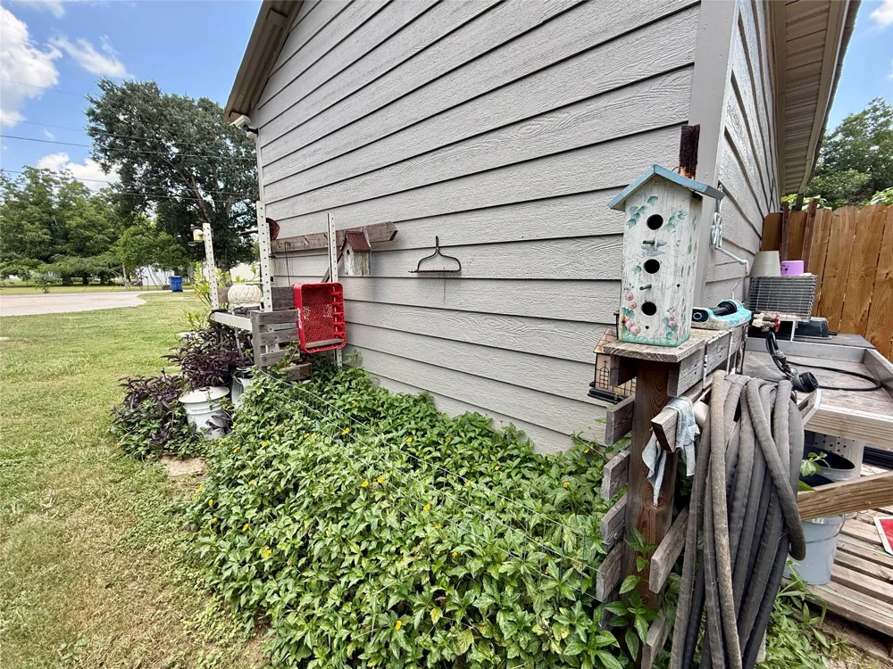 317 Crews Way West Columbia, TX 77486
