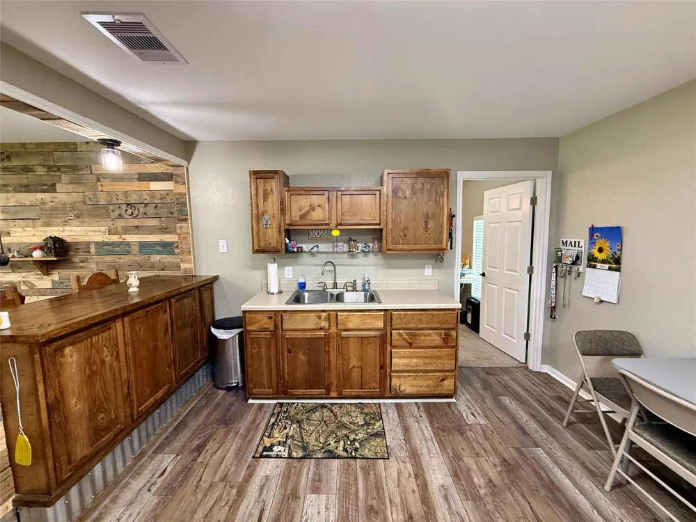 317 Crews Way West Columbia, TX 77486
