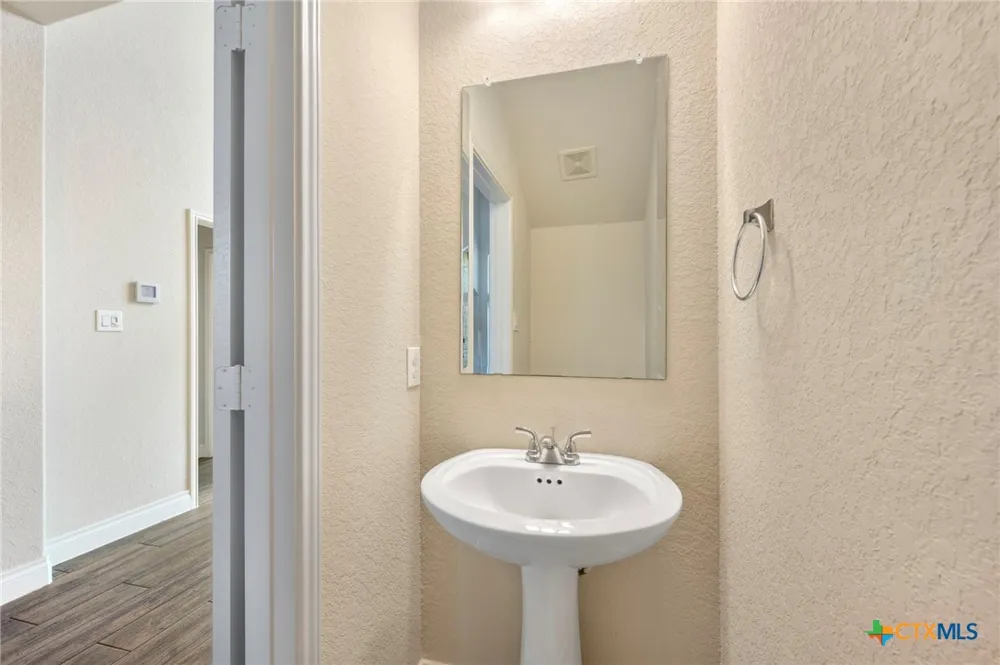 657 Vale Court New Braunfels, TX 78132