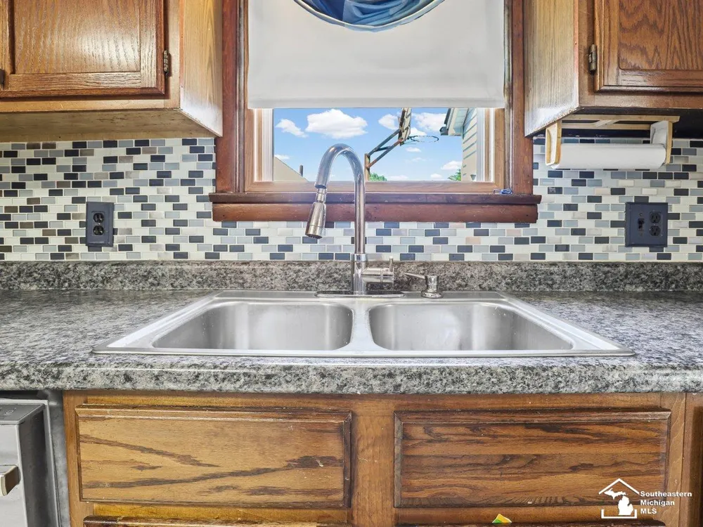 978 Streetman Street Erie Township, MI 48133