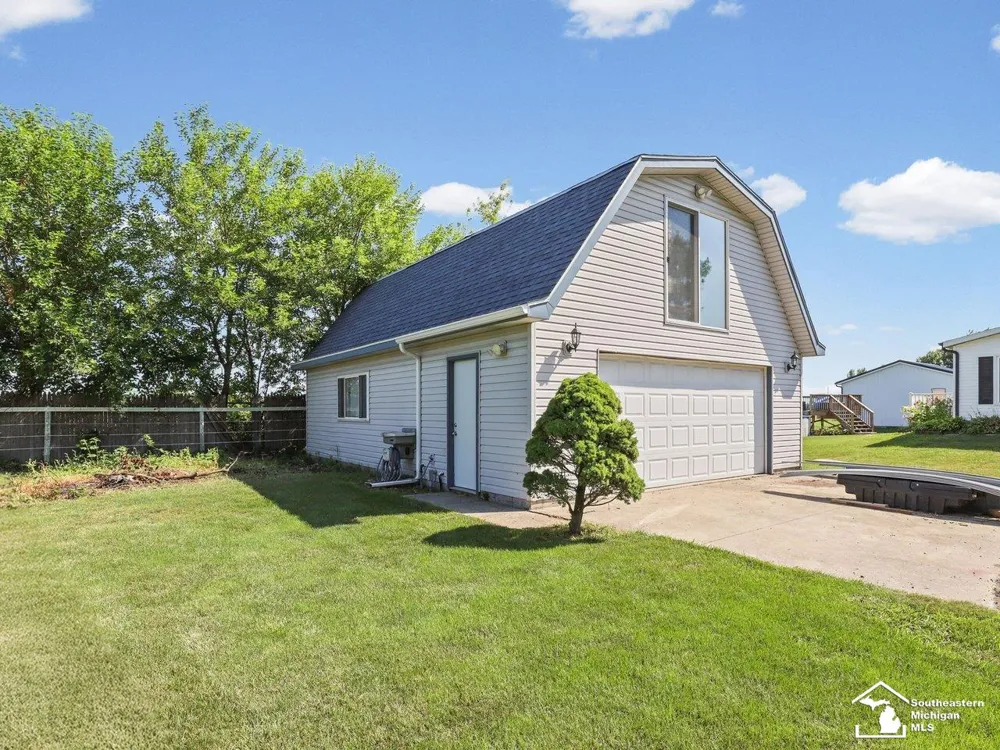 978 Streetman Street Erie Township, MI 48133