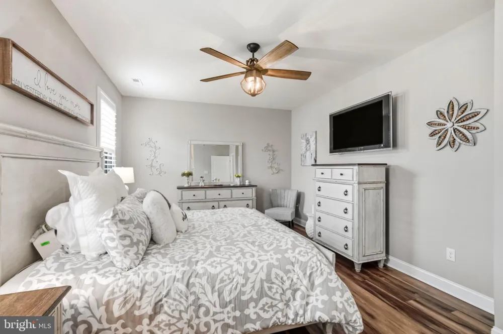 52 KIPPEN DRIVE Williamstown, NJ 08094