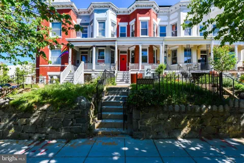 104 R STREET NE #B