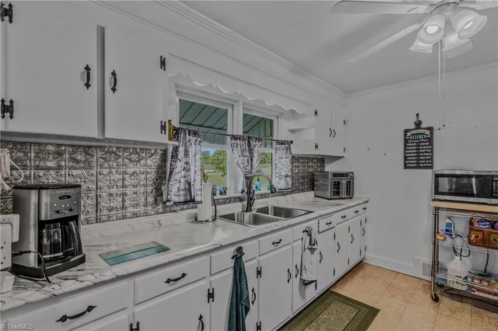 2252 Wards Gap Road Mount Airy, NC 27030