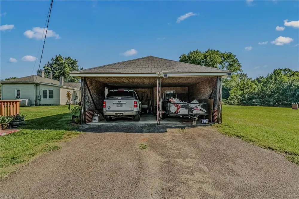 2252 Wards Gap Road Mount Airy, NC 27030