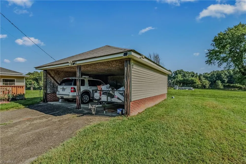 2252 Wards Gap Road Mount Airy, NC 27030