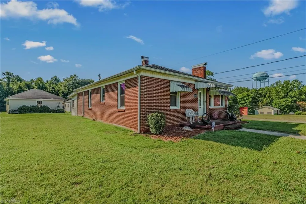 2252 Wards Gap Road Mount Airy, NC 27030
