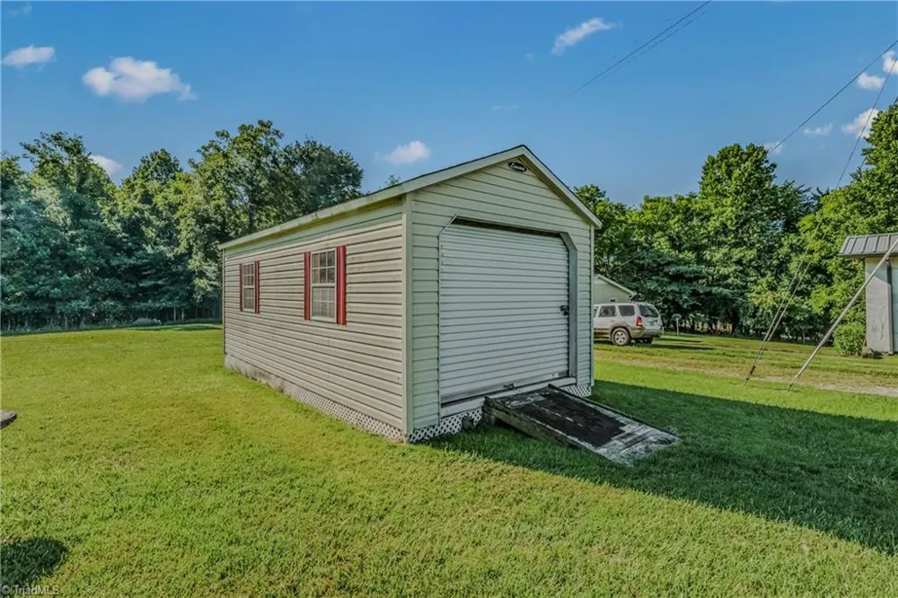 2252 Wards Gap Road Mount Airy, NC 27030