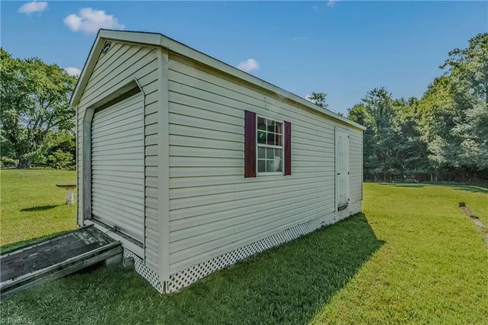 2252 Wards Gap Road Mount Airy, NC 27030