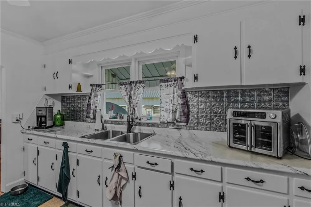 2252 Wards Gap Road Mount Airy, NC 27030