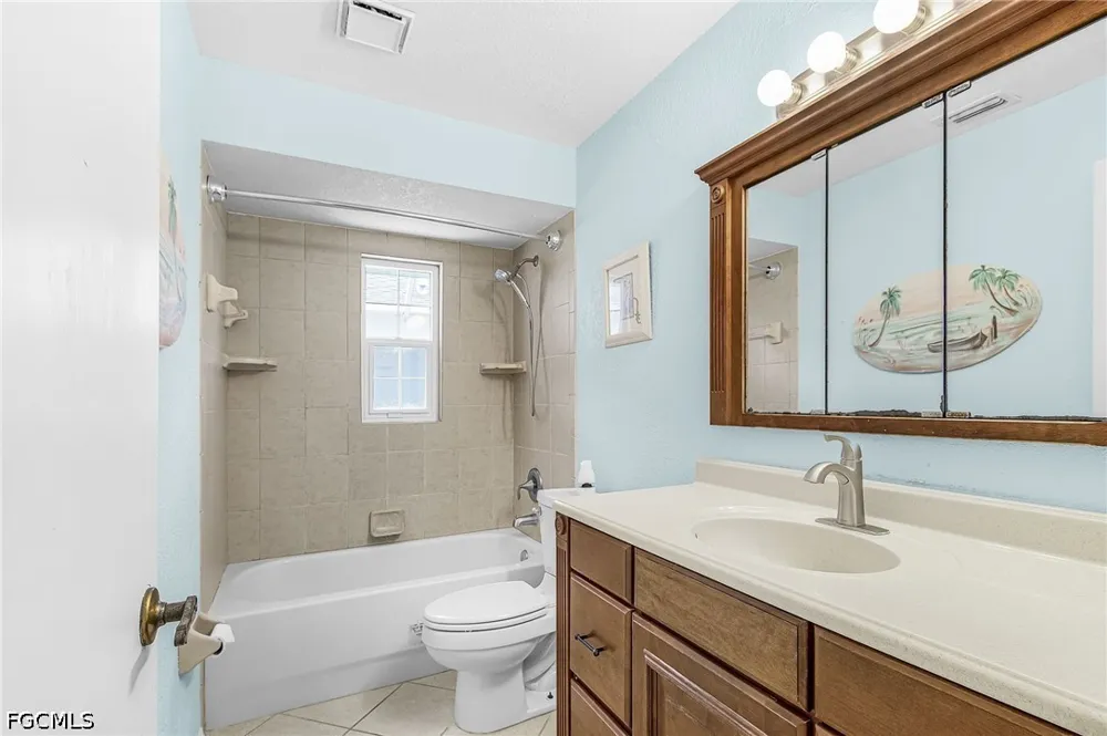 Markham Lane #4 Fort Myers, FL 33919