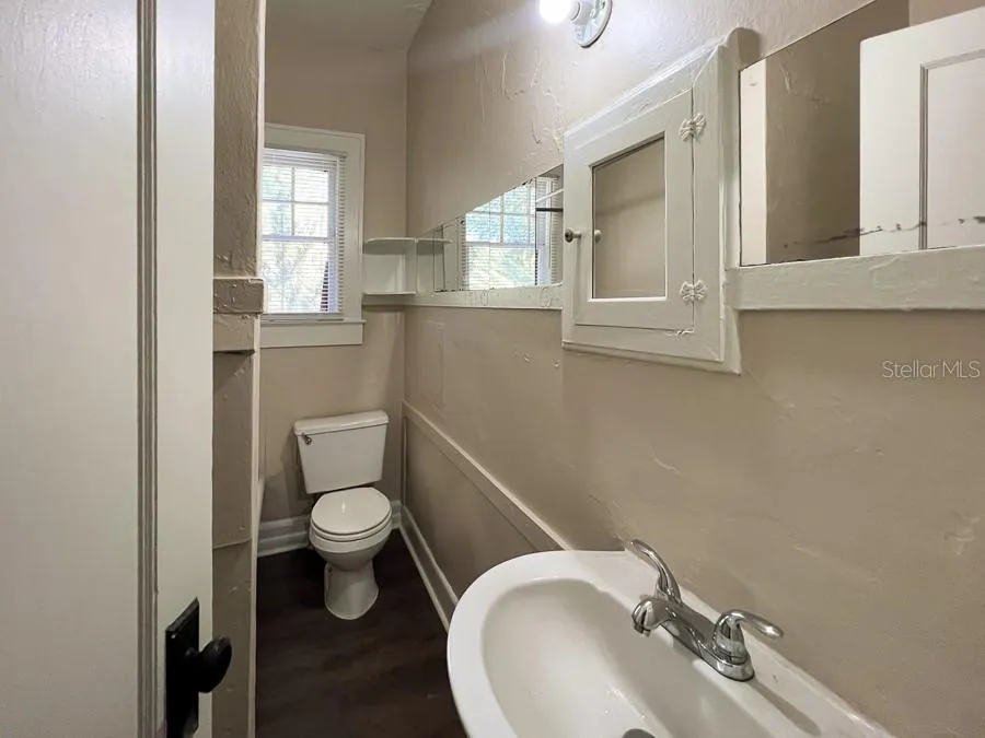 318 NE 2ND AVENUE #5 Gainesville, FL 32601