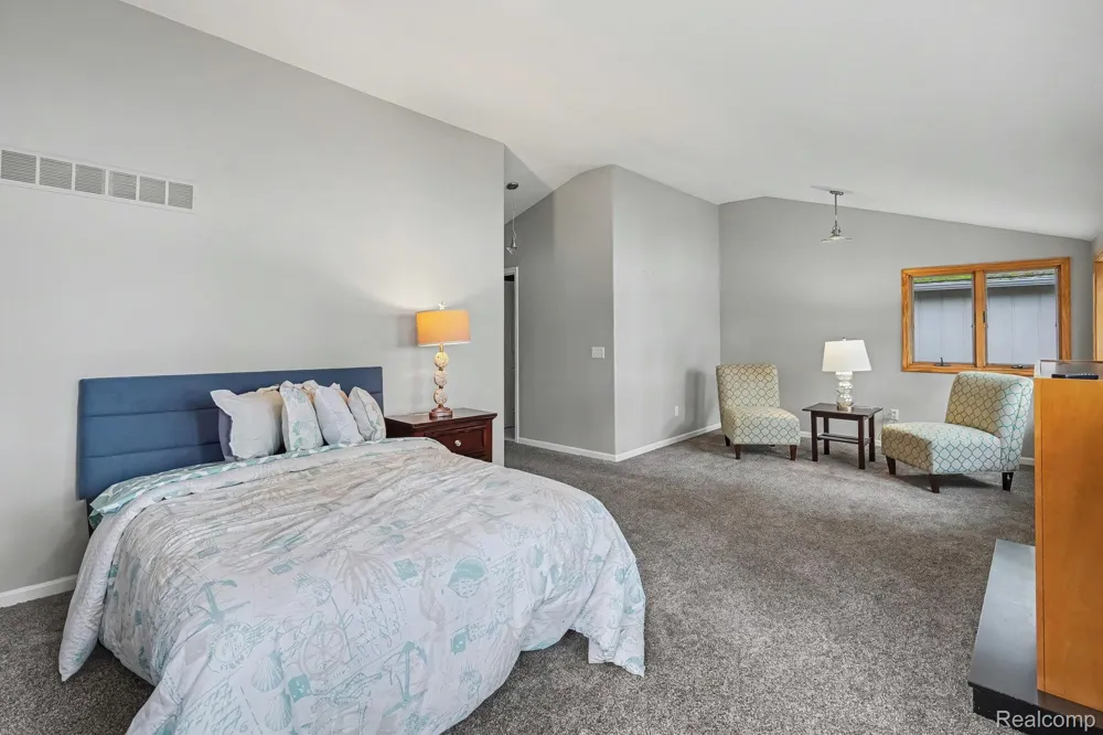 3506 Union Lake Road Commerce Charter Township, MI 48382