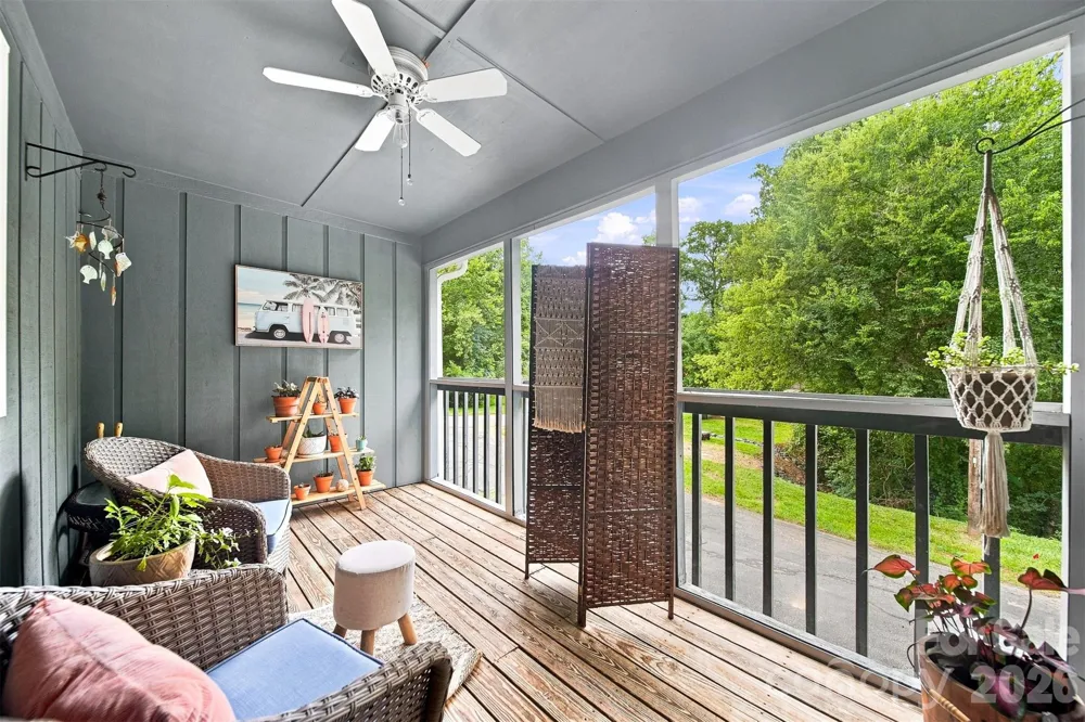 1007 21st Avenue NE Hickory, NC 28601