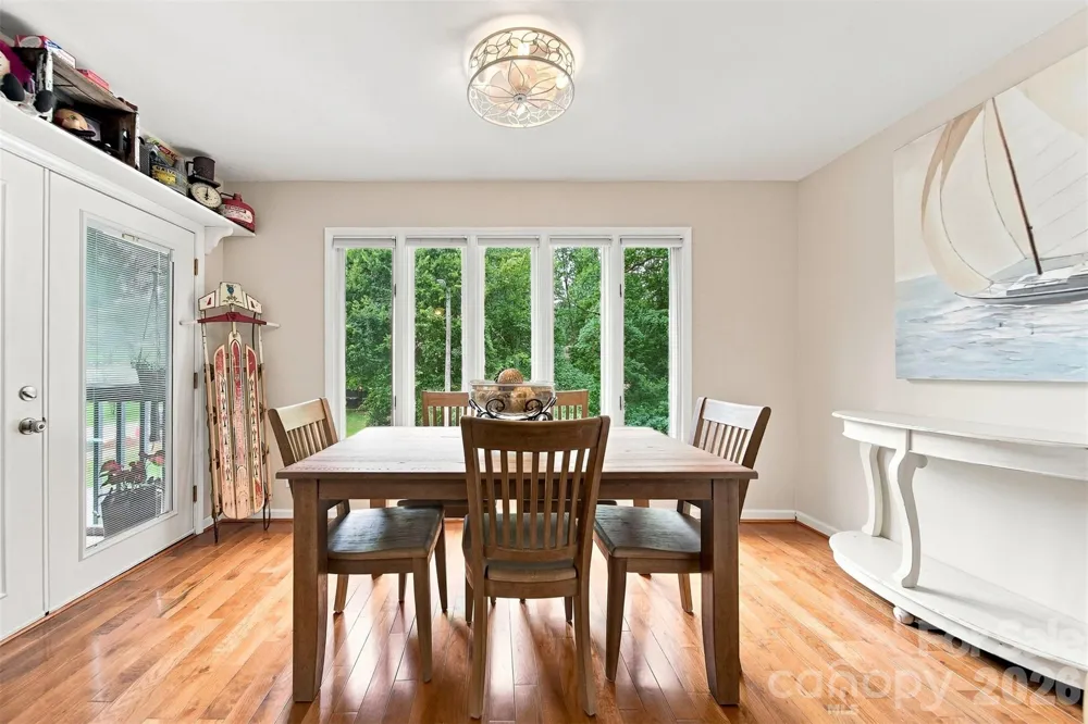 1007 21st Avenue NE Hickory, NC 28601