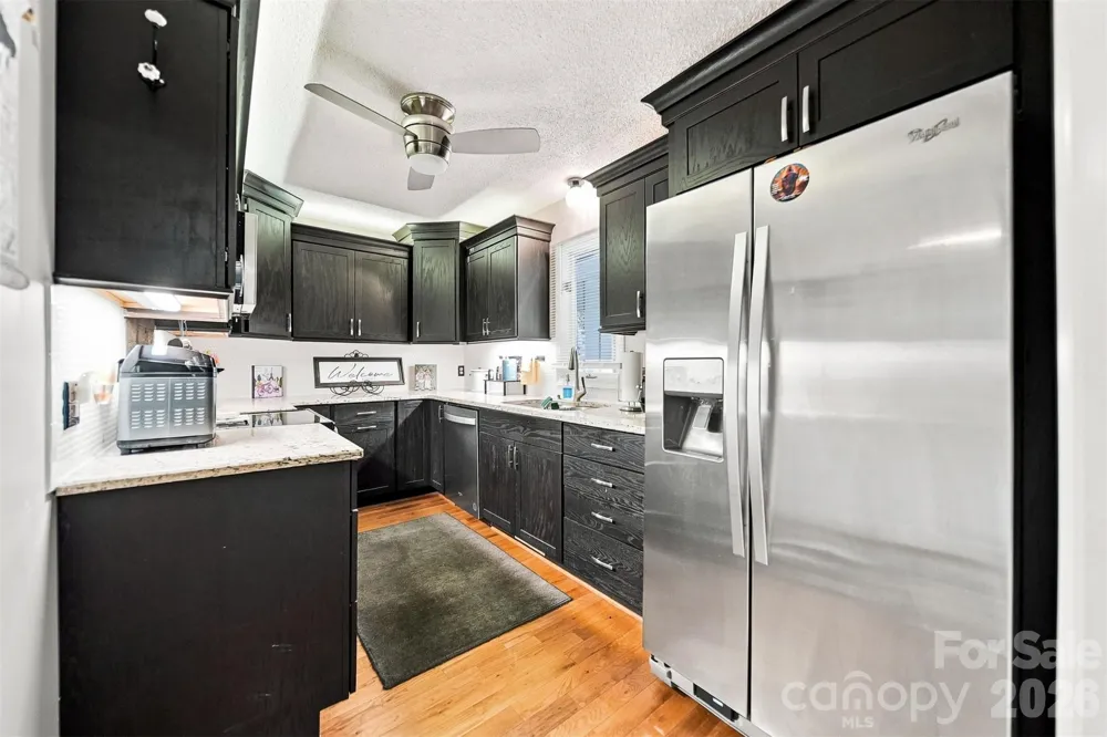 1007 21st Avenue NE Hickory, NC 28601