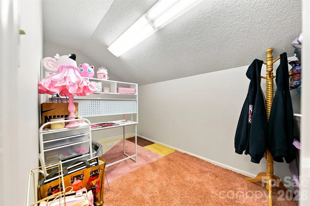 1007 21st Avenue NE Hickory, NC 28601