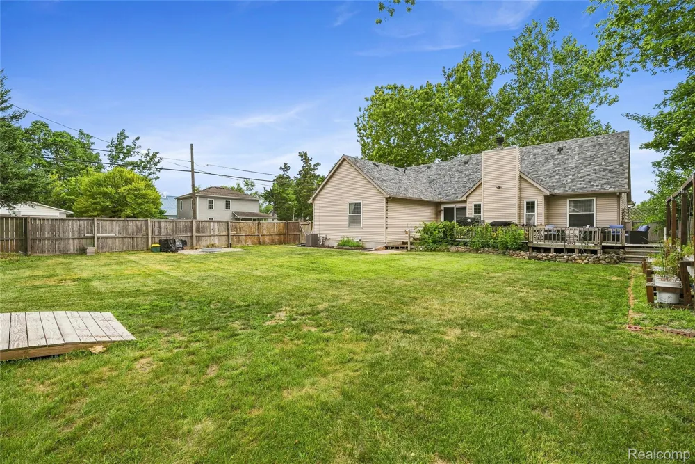 26312 Ypsilanti Street Flat Rock City, MI 48134