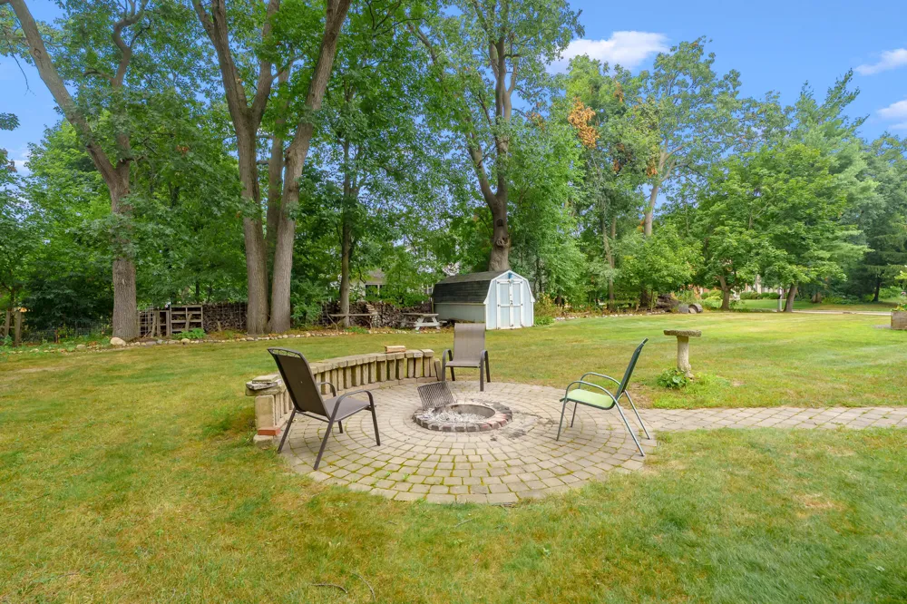7534 Farmington Avenue Texas Charter Township, MI 49009