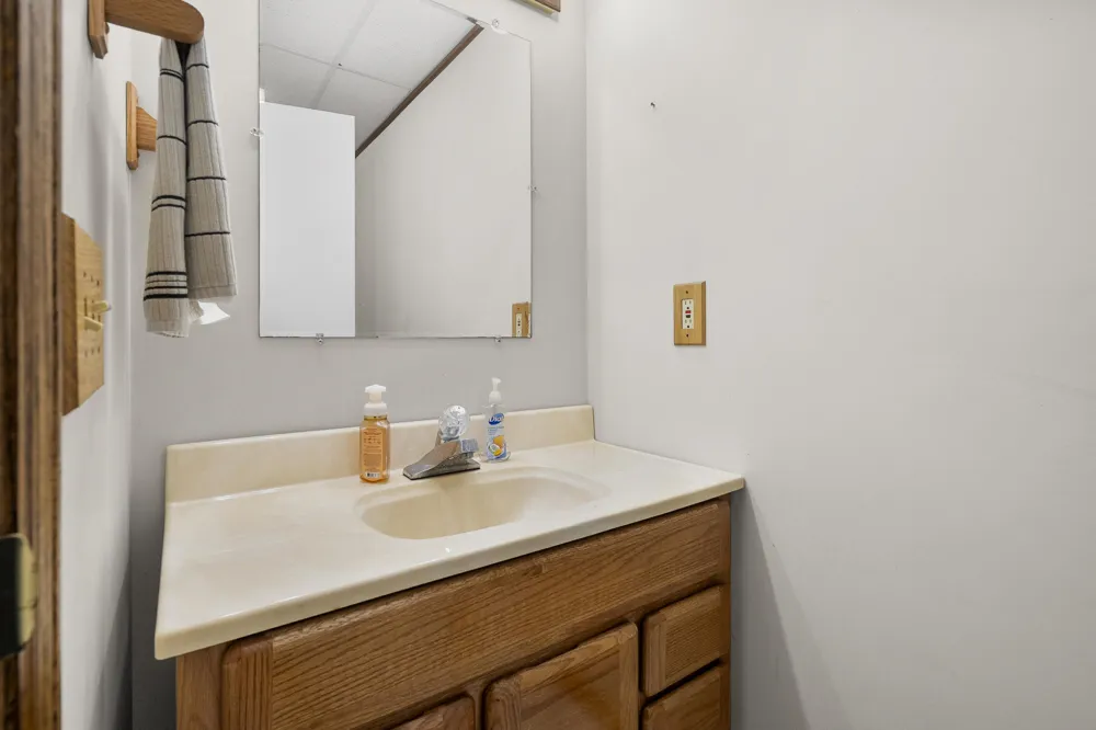 7534 Farmington Avenue Texas Charter Township, MI 49009