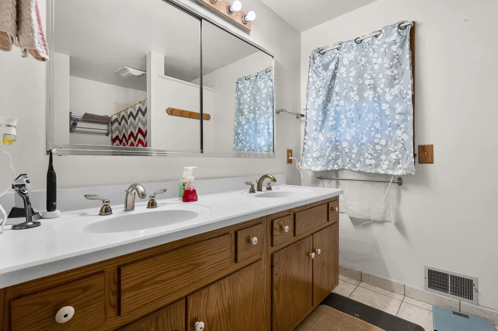 7534 Farmington Avenue Texas Charter Township, MI 49009