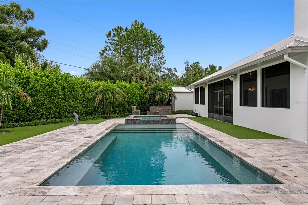 1009 S MORRISON COURT Tampa, FL 33629