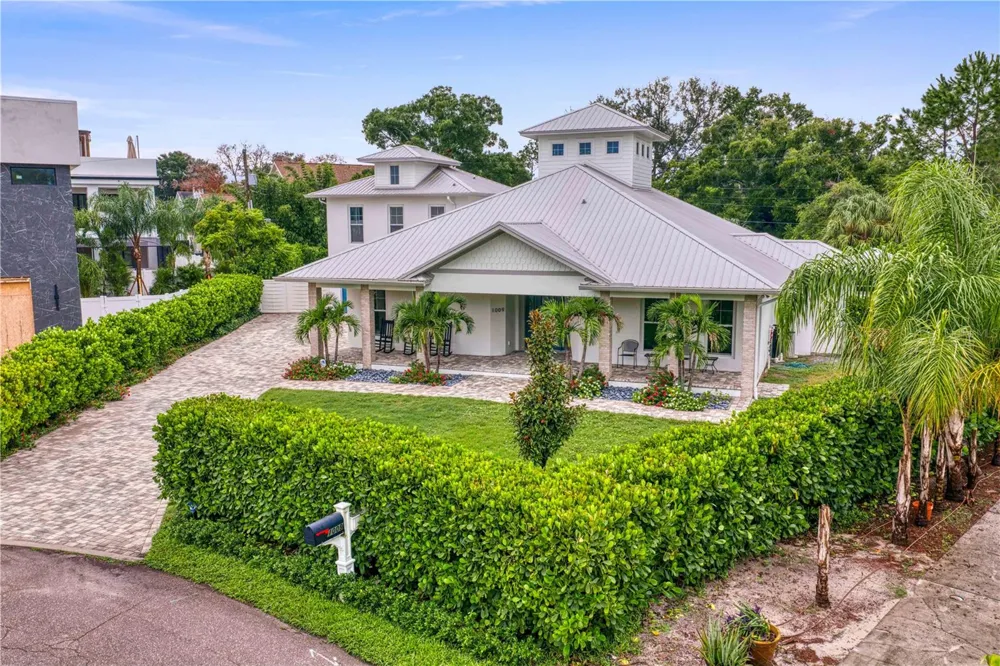 1009 S MORRISON COURT Tampa, FL 33629