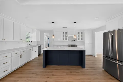 2808 Woodland Drive