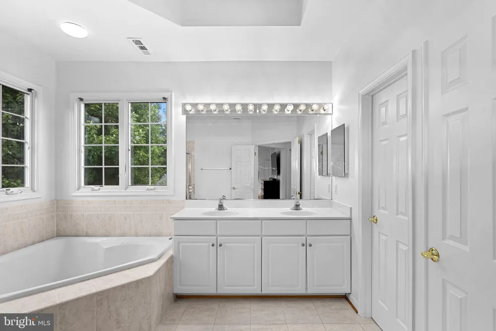 22873 ASHTON WOODS Brambleton, VA 20148