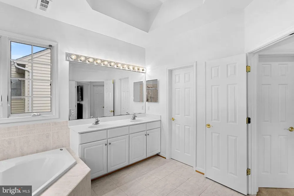 22873 ASHTON WOODS Brambleton, VA 20148