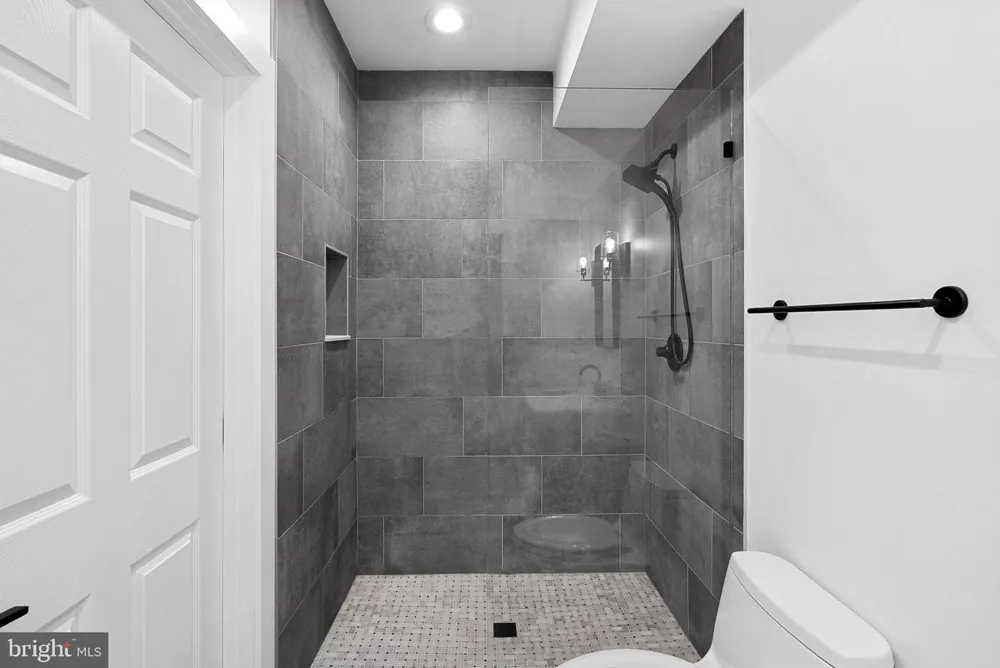 22873 ASHTON WOODS Brambleton, VA 20148