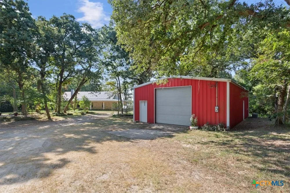 860 LCR 794 Groesbeck, TX 76642