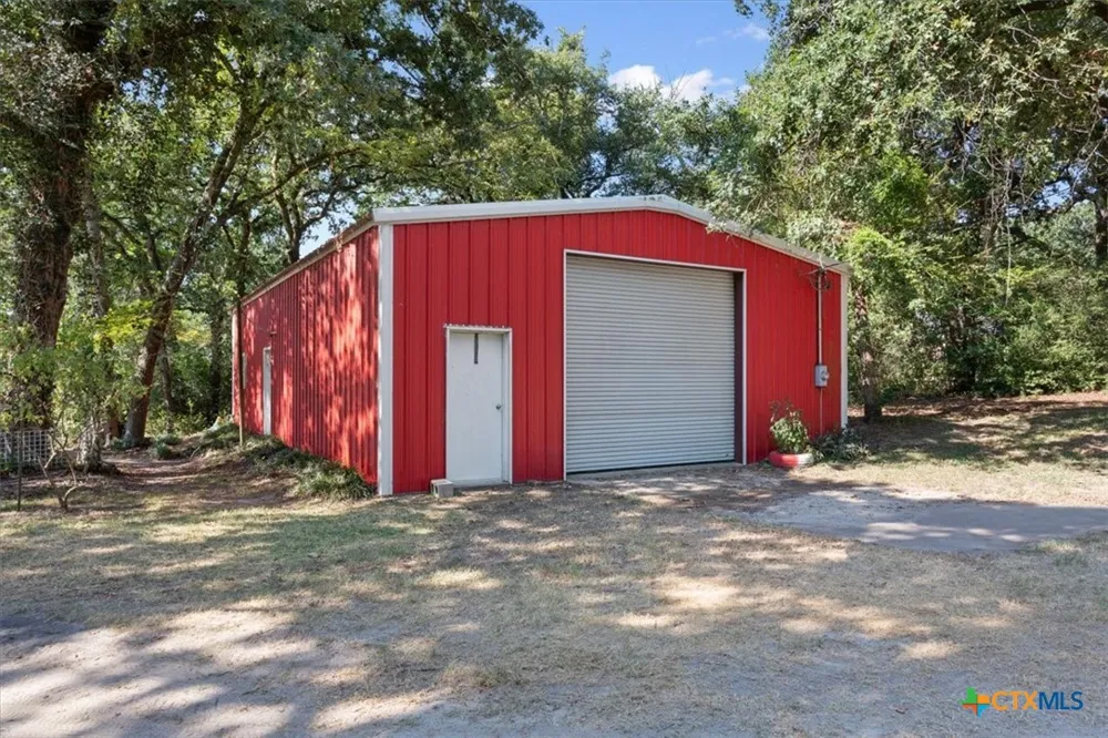 860 LCR 794 Groesbeck, TX 76642