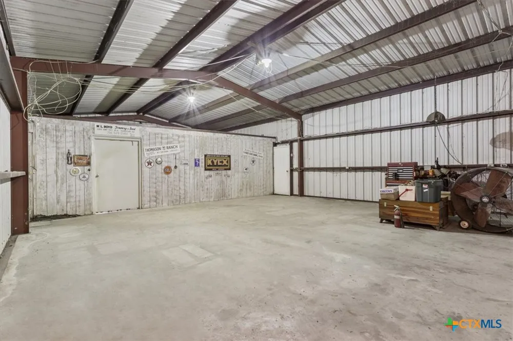860 LCR 794 Groesbeck, TX 76642