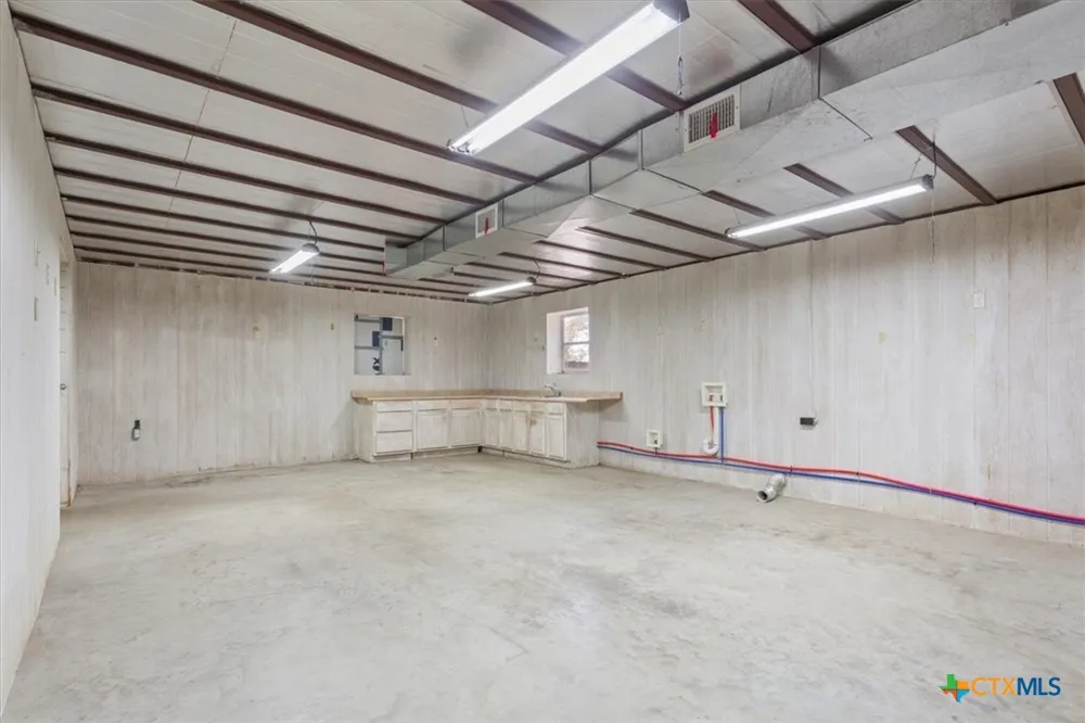 860 LCR 794 Groesbeck, TX 76642
