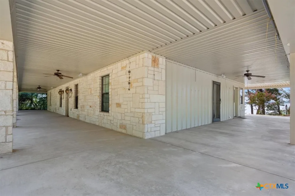 860 LCR 794 Groesbeck, TX 76642