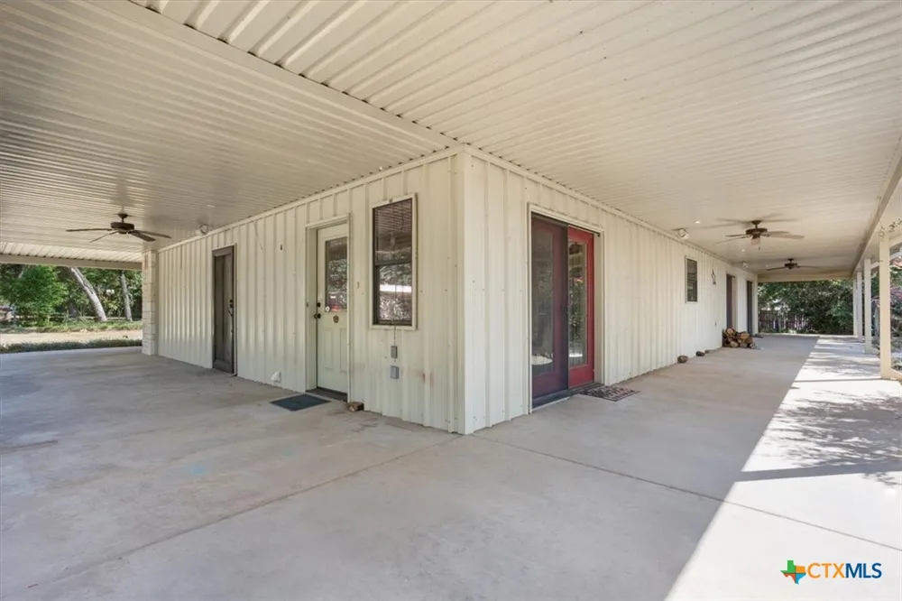 860 LCR 794 Groesbeck, TX 76642