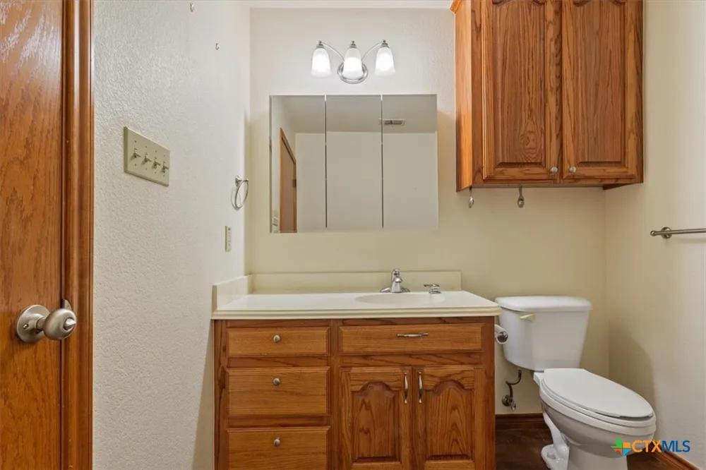860 LCR 794 Groesbeck, TX 76642