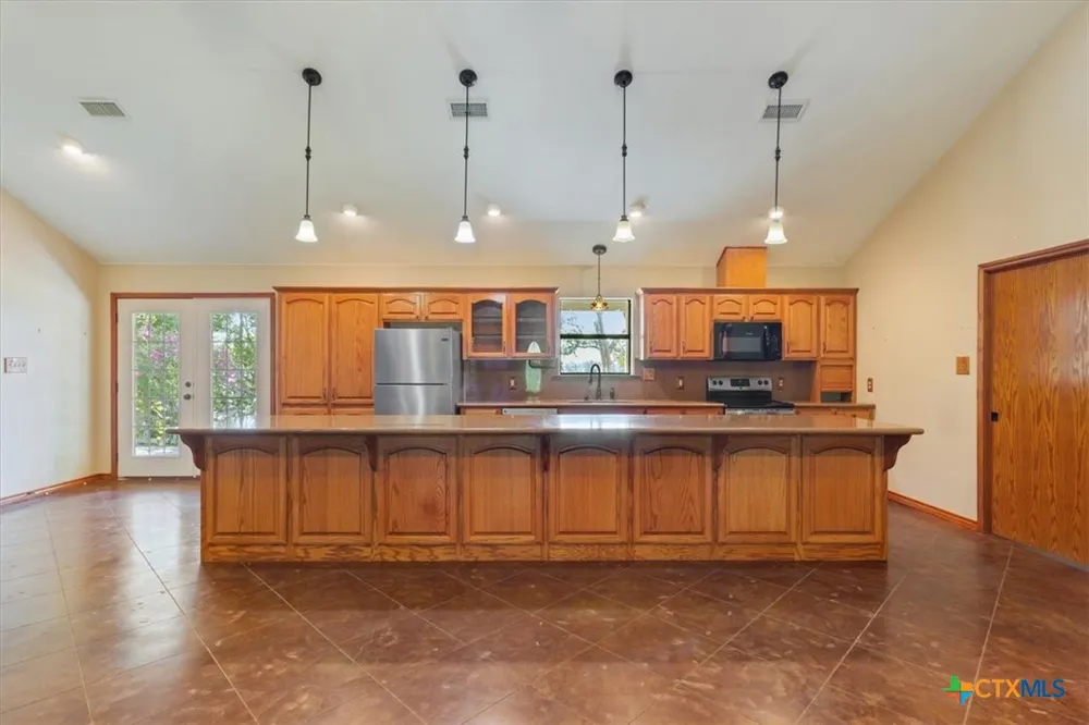 860 LCR 794 Groesbeck, TX 76642