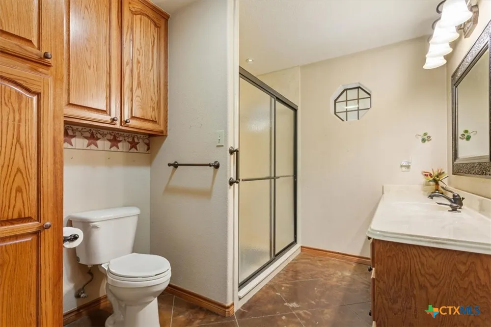 860 LCR 794 Groesbeck, TX 76642