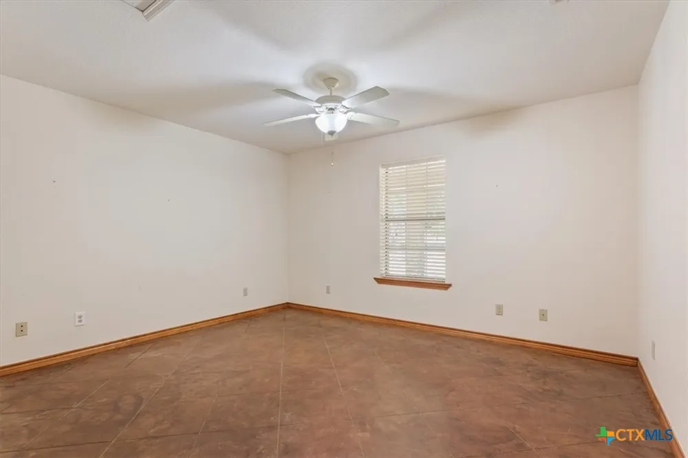 860 LCR 794 Groesbeck, TX 76642