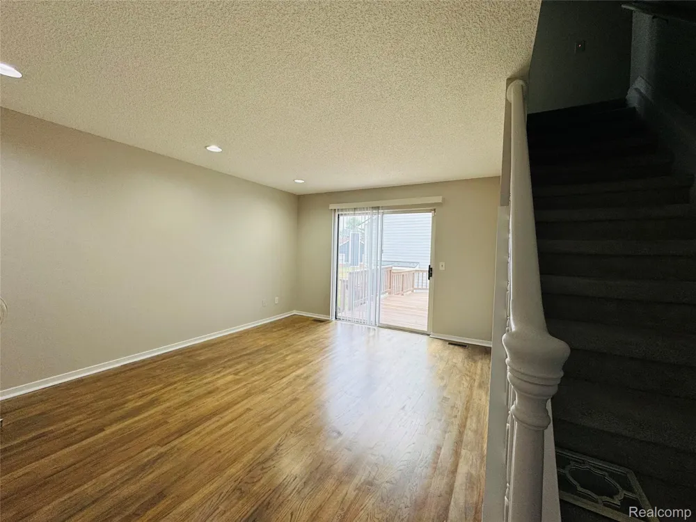 31199 Columbia Drive Novi City, MI 48377