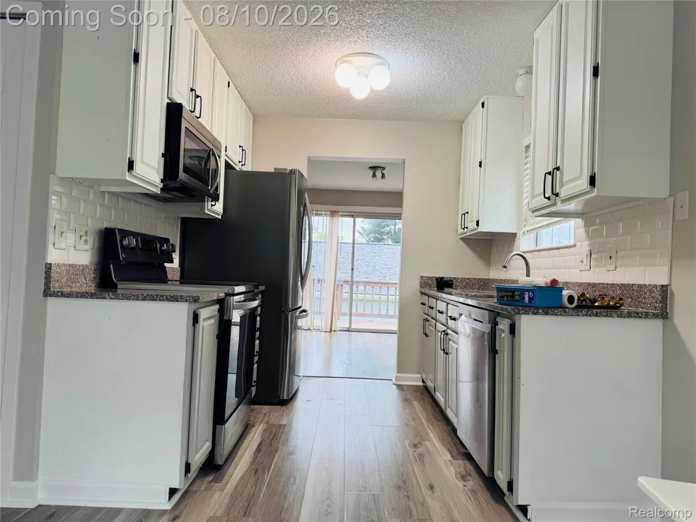 31199 Columbia Drive Novi City, MI 48377