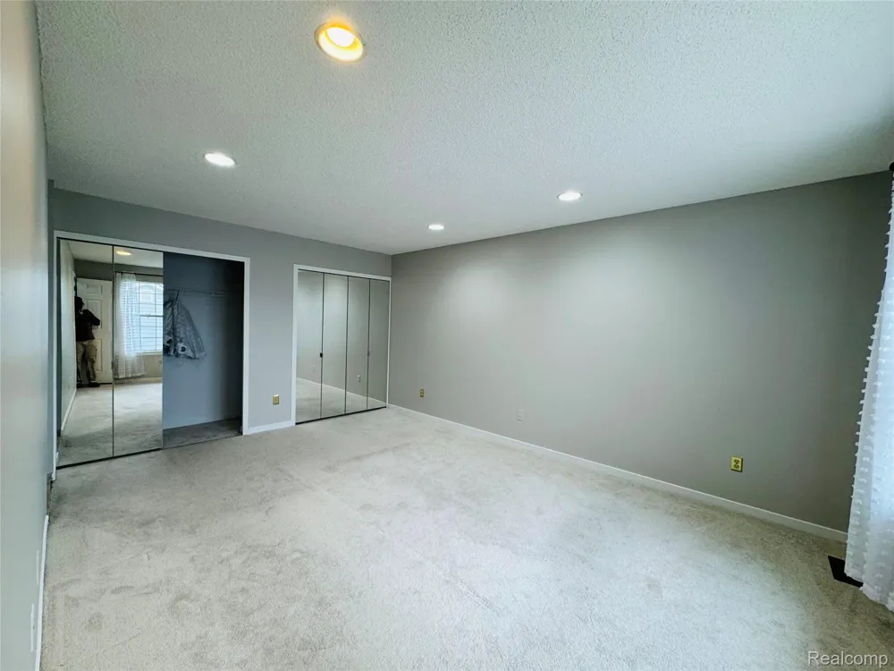 31199 Columbia Drive Novi City, MI 48377